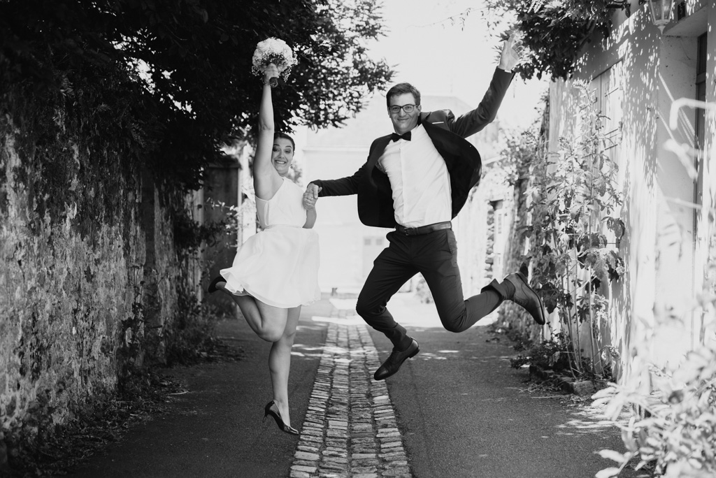 saut mariés rue Noirmoutier mariage Vendée