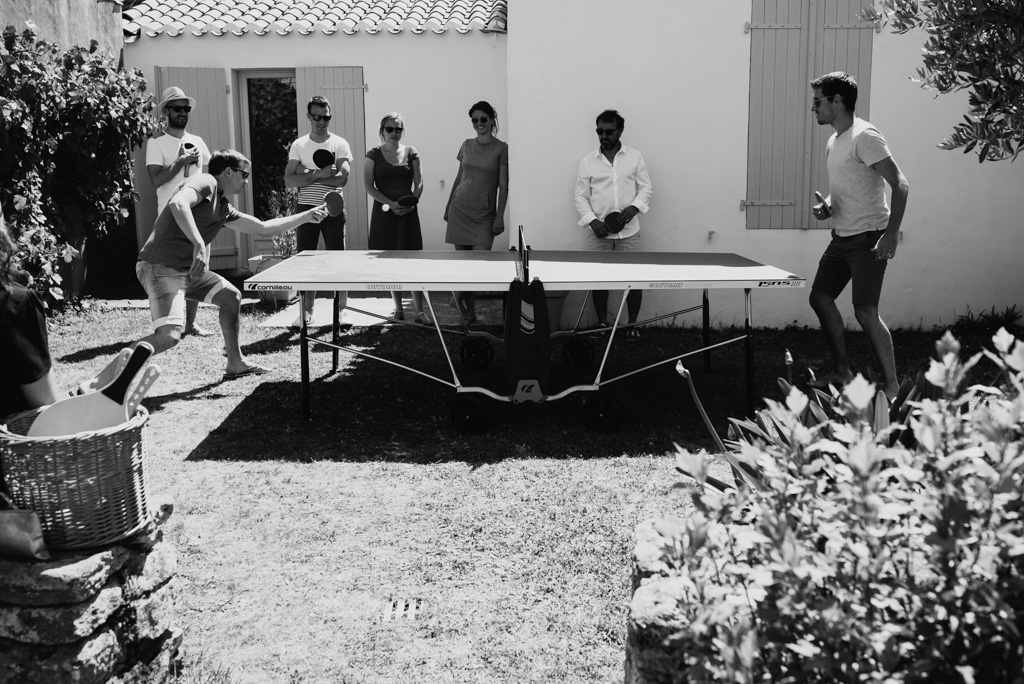 partie ping pong mariage détendu soleil