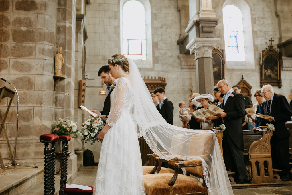 voile mariée église fauteuil