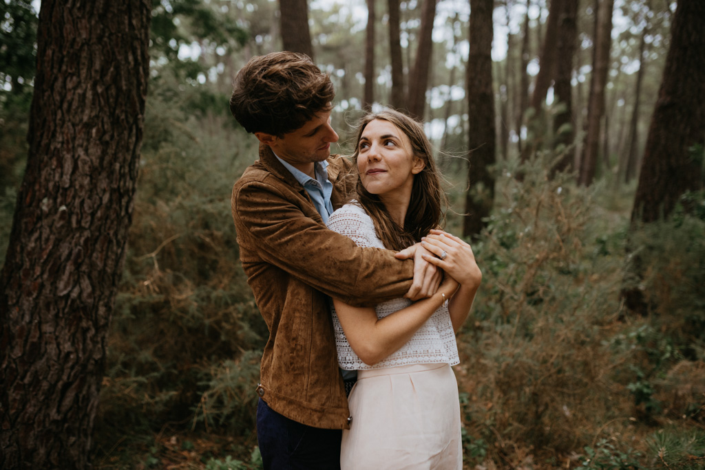 regard couple tendre romantique sourire