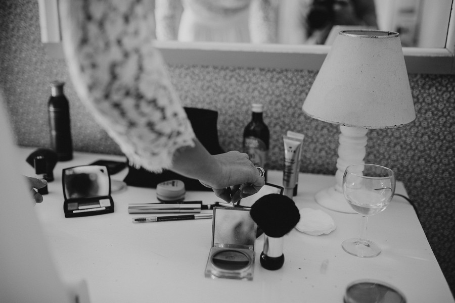 maquillage bureau noir blanc