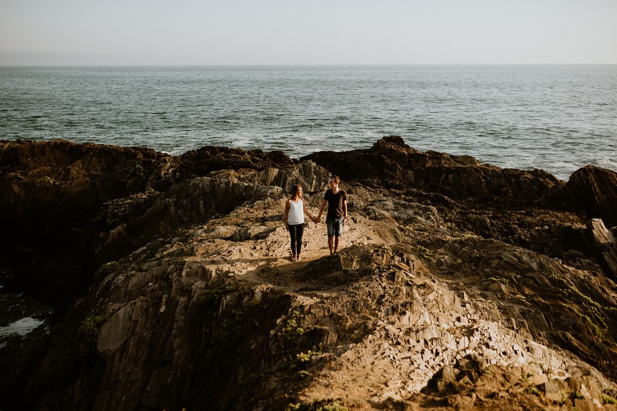 rochers Cayola vue mer couple mains