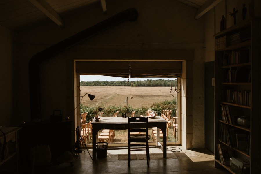 baie fenêtre paysage table bois marais lairoux