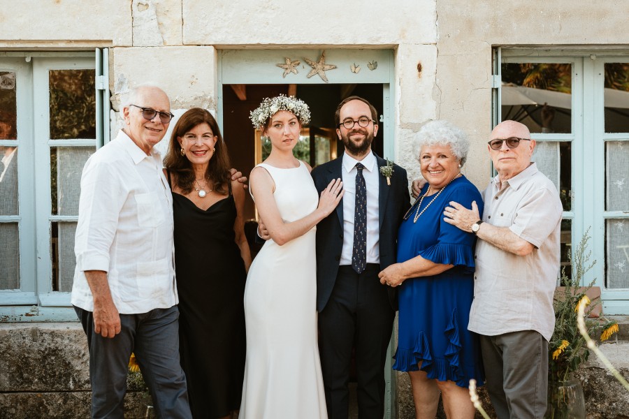 photo groupe famille maison pierre