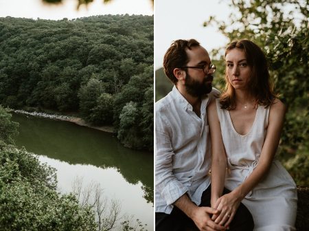 Vue sur la vallée et couple séance engagement en forêt
